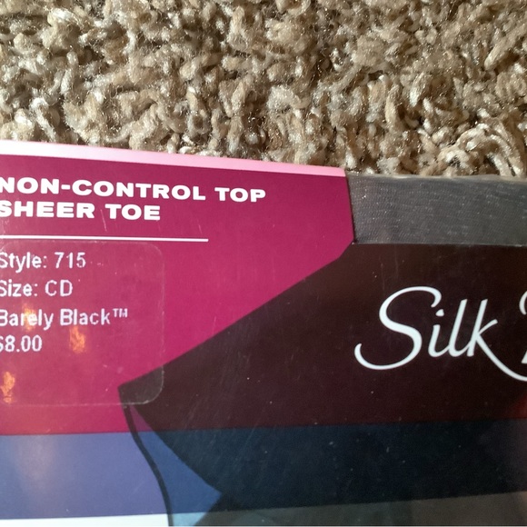 Hanes silk reflections non-control top pantyhose, barely black, size: CD - Picture 6 of 12